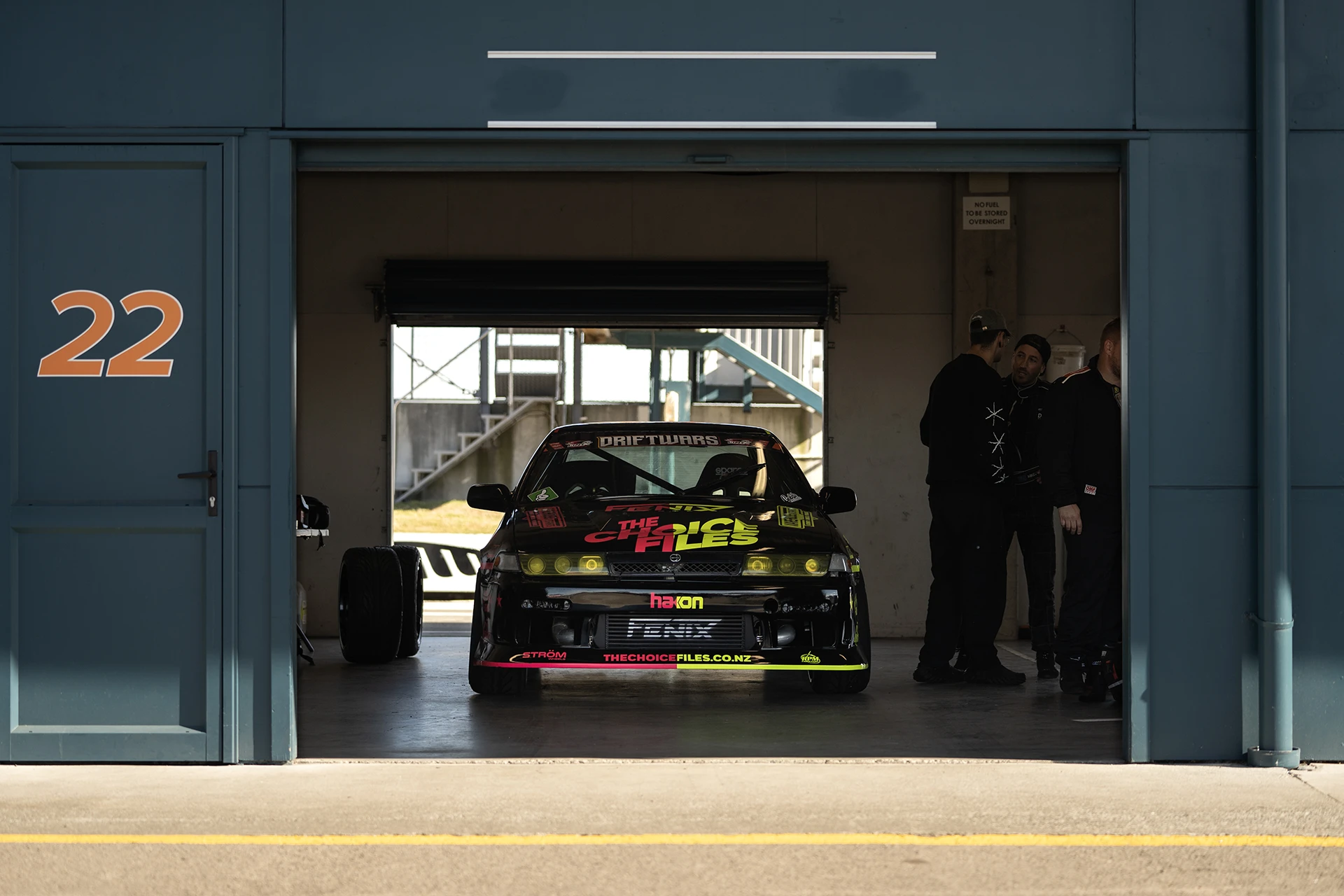 Drift cars competing at Driftwars